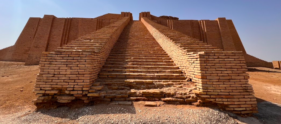 UZUN ÖMÜRLÜLÜK - GÖRSEL ALTINA YAZILACAK YAZI --- Ur Zigguratı (MÖ 21. yüzyıl)